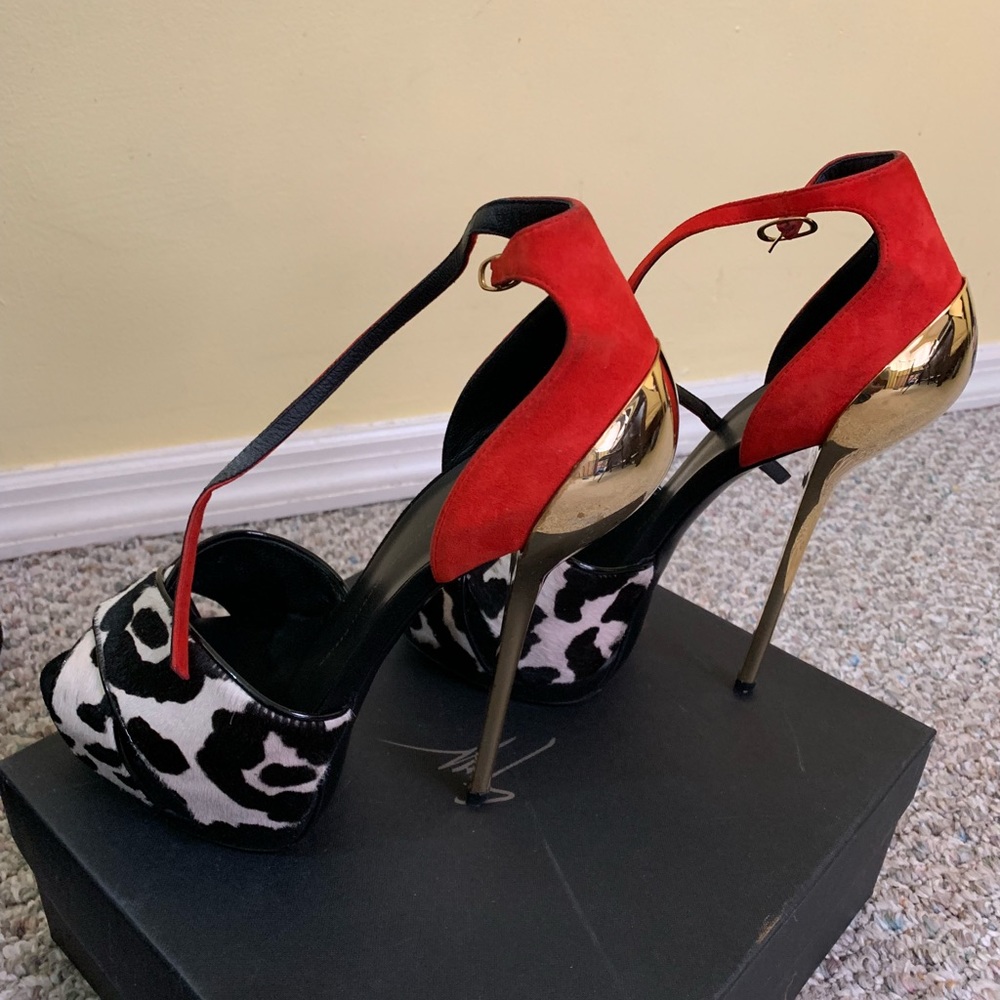 Shoes - Picture 4 of 6